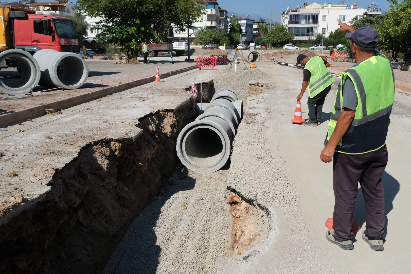 Antalya'nın yağmur suyu altyapısı güçleniyor