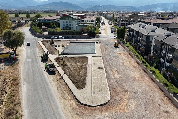 İnegöl'de Yeni Mahalle'ye yeni semt sahası