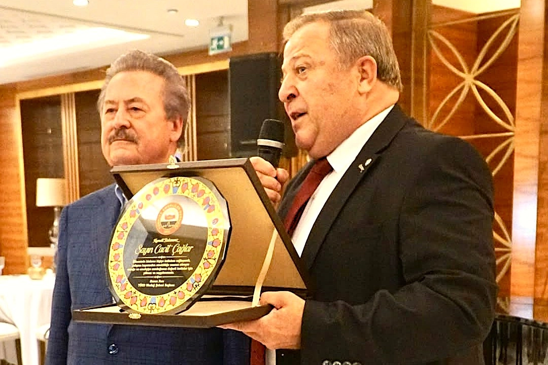 Bursa'da emeklilerden Cavit Çağlar'a vefa