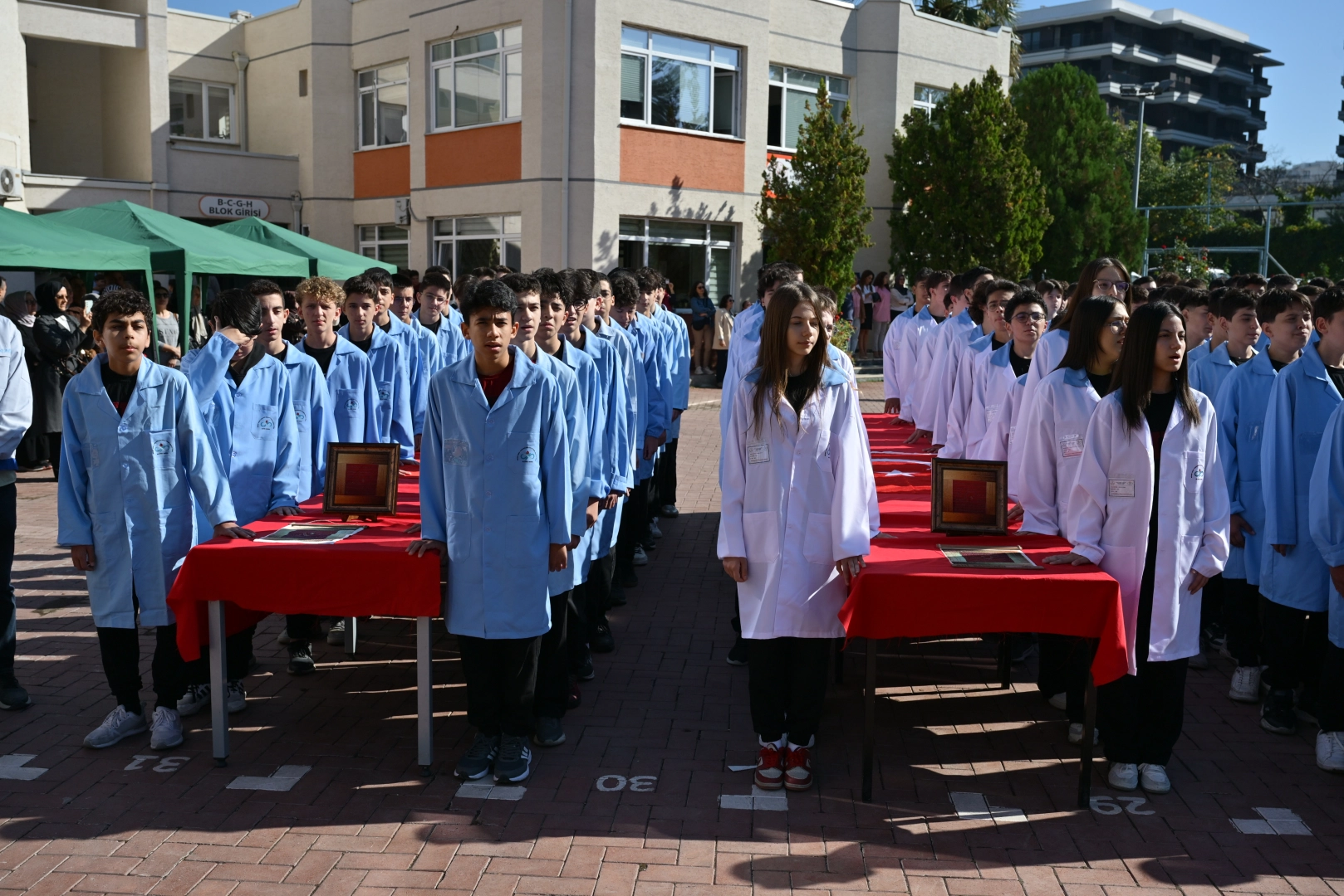 Bursa'da genç ahiler önlük kuşandı
