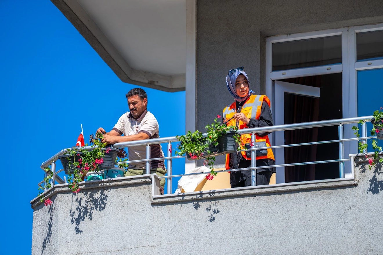 Kocaeli Gebze'de komşuluk çiçek açtı