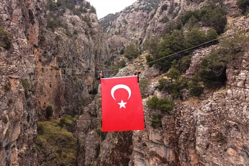 Denizli'de Cumhuriyet'e gökyüzünde anlamlı kutlama