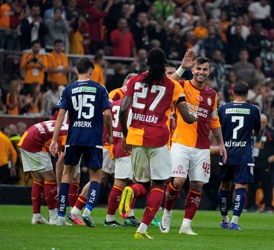 Galatasaray Kasımpaşa'yı 3 gol ile devirdi!