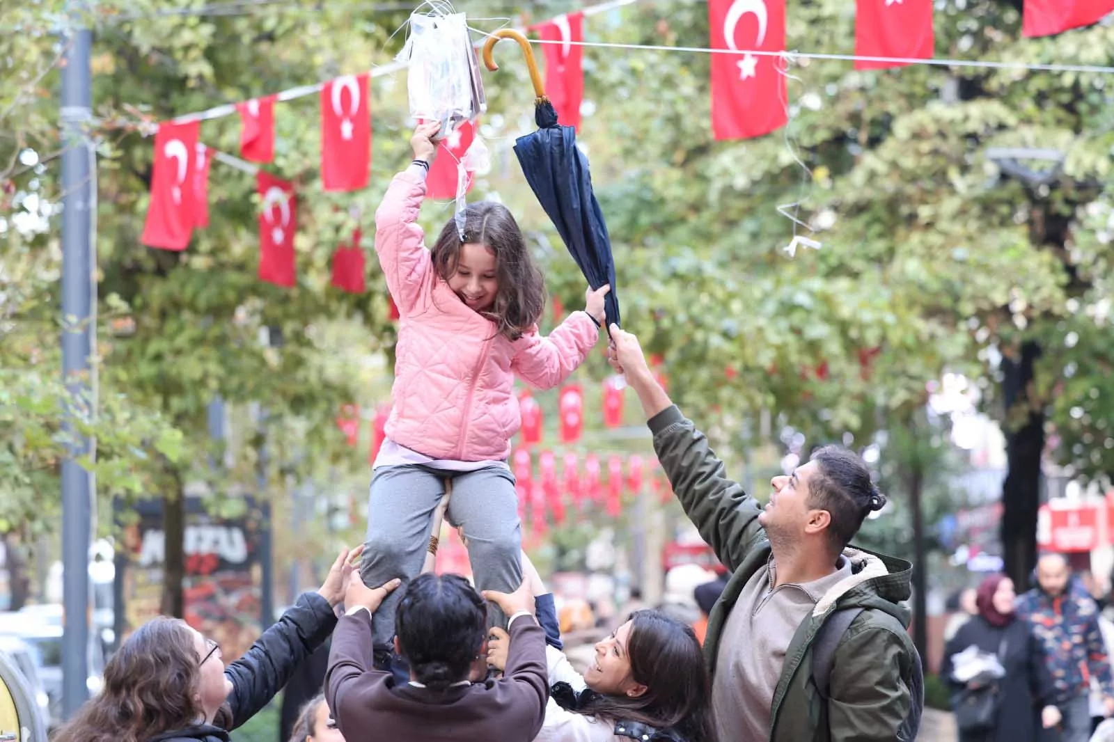 Kocaeli'de ağaçlar, 16. kez kitap açtı!